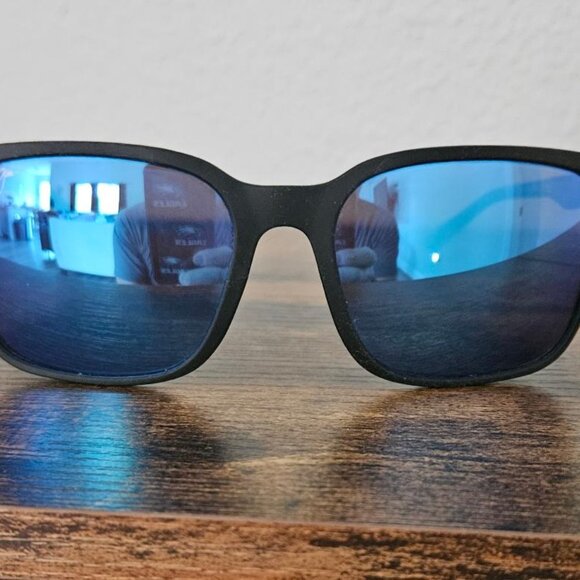 MAUI JIM -- WILD COAST -- MINT CONDITION !!! - Picture 1 of 6